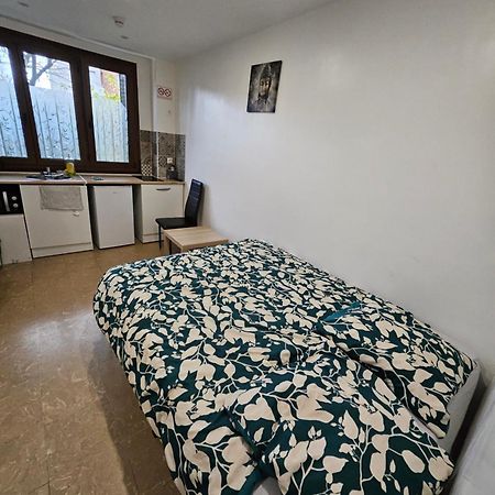 Studio Independant Et Bien Equipe Avec Veranda Commune Neuilly-sur-Marne Kültér fotó