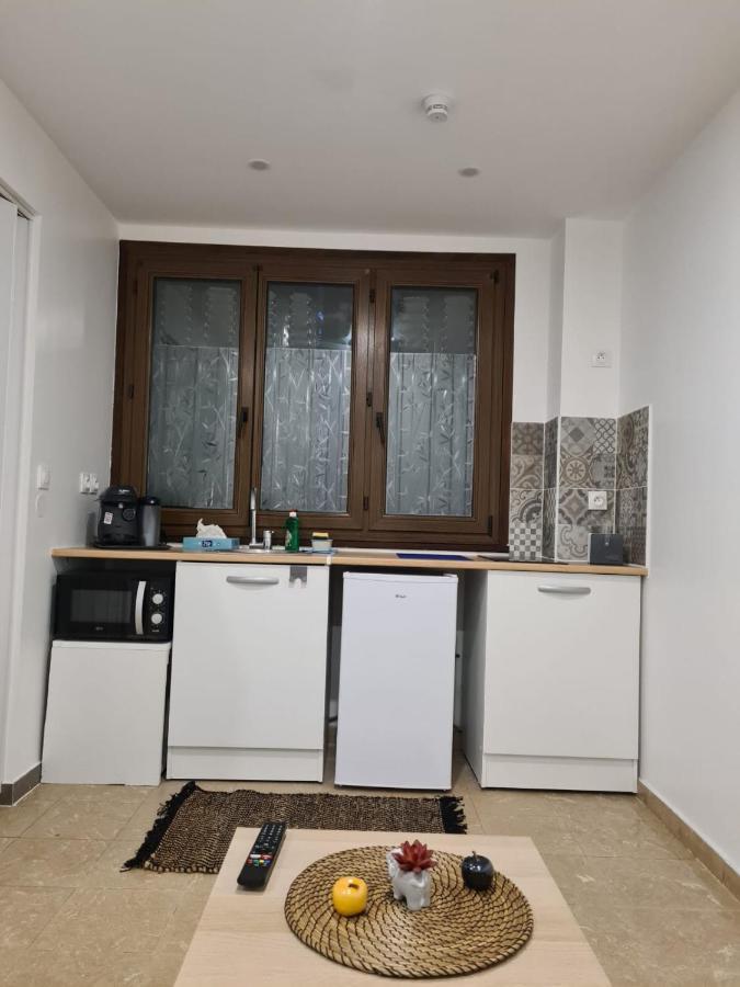 Studio Independant Et Bien Equipe Avec Veranda Commune Neuilly-sur-Marne Kültér fotó